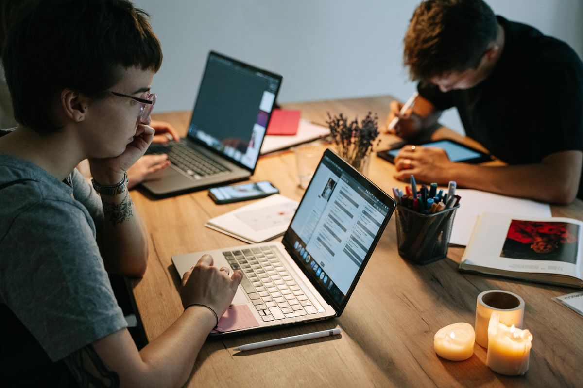 Online store customer care from home